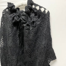 Load image into Gallery viewer, JUNYA WATANABE ジュンヤワタナベ 05AW クロシェ編み裾リブ変形ニット JP-N016 AD2005