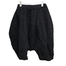 Load image into Gallery viewer, COMME des GARCONS COMME des GARCONS コムコム コムデギャルソン 17AW ウール縮絨加工イージーサルエルショートパンツ RT-P019