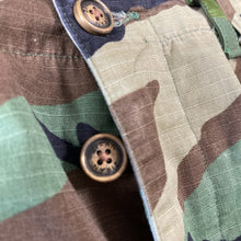 Lade das Bild in den Galerie-Viewer, Atelier & Repairs × ZIRAN シルクパッチワーク迷彩カーゴパンツ