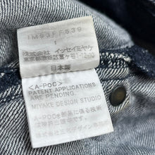 Load image into Gallery viewer, ISSEY MIYAKE A-POC INSIDE イッセイミヤケ エイポックインサイド 09AW ラインデザインストレートデニムパンツ