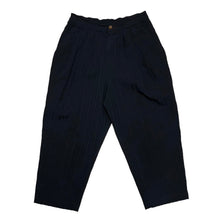 Load image into Gallery viewer, COMME des GARCONS COMME des GARCONS コムコム コムデギャルソン 16SS ポリエステル縮絨加工シャドーストライプクロップドパンツ RQ-P004