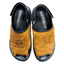 Load image into Gallery viewer, MARNI マルニ 17SS ベルテッドファーサンダル