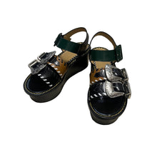 画像をギャラリービューアに読み込む, TOGA PULLA トーガプルラ メタルバックルプラットフォームサンダル