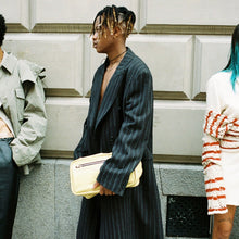 画像をギャラリービューアに読み込む, OUR LEGACY アワーレガシー Greaser Bag ヴィンテージ加工レザーショルダーバッグ