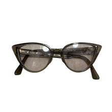 Load image into Gallery viewer, AHLEM アーレム Rue Berthe Smokedlight 49□17 キャットアイ アイウェア 眼鏡 サングラス