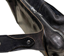 画像をギャラリービューアに読み込む, OUR LEGACY アワーレガシー Greaser Bag ヴィンテージ加工レザーショルダーバッグ