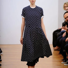 Load image into Gallery viewer, COMME des GARCONS COMME des GARCONS コムコム コムデギャルソン 14SS ドット柄エプロンドレスプリーツワンピース RM-O023