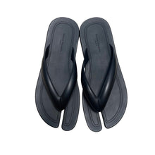 Load image into Gallery viewer, Maison Margiela メゾンマルジェラ 22SS Tabi トングサンダル S58WX0096