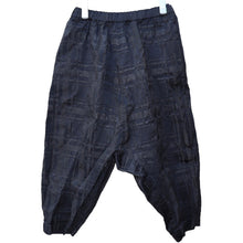 Load image into Gallery viewer, COMME des GARCONS COMME des GARCONS コムコム コムデギャルソン 21SS LOOK16 ポリエステル縮絨加工サルエルイージークロップドパンツ RG-P014