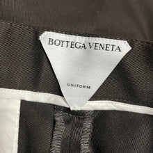 Lade das Bild in den Galerie-Viewer, BOTTEGA VENETA by Daniel Lee ボッテガヴェネタ ダニエルリー COTONE TWILL STRETCH コットンツイルストレッチトラウザーパンツ