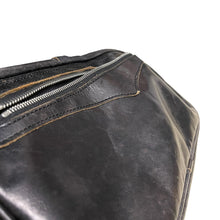 画像をギャラリービューアに読み込む, OUR LEGACY アワーレガシー Greaser Bag ヴィンテージ加工レザーショルダーバッグ