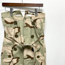 Load image into Gallery viewer, JUNYA WATANABE ジュンヤワタナベ 06SS 解体再構築カモフラ柄クロップドパンツ JQ-P064 AD2005