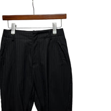 Load image into Gallery viewer, noir kei ninomiya ノワールケイニノミヤ 15SS ウールストライプデザインクロップドパンツ 3O-P006