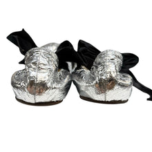 Load image into Gallery viewer, LANVIN ランバン 08SS クラック加工メタリックミラーバレエシューズ パンプス 14522
