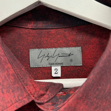 画像をギャラリービューアに読み込む, Yohji yamamoto POUR HOMME ヨウジヤマモトプールオム 24AW KHADI RED ASH BLOUSE カディコットン赤灰柄プリントシャツ HO-B13-515 14269
