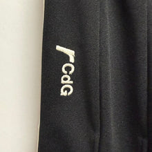 Load image into Gallery viewer, robe de chambre COMME des GARCONS ローブドシャンブルコムデギャルソン CDG刺繍サイドラインジャージープリーツイージースカート RT-10040M AD2000 13754
