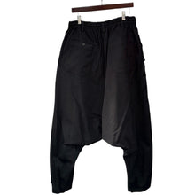 Lade das Bild in den Galerie-Viewer, S'YTE by yohji yamamoto サイト ヨウジヤマモト COTTON DRILL CUT-OUT SAROUEL PANTS サルエルパンツ UT-P05-011 3 ブラック 15816
