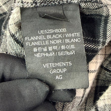 画像をギャラリービューアに読み込む, VETEMENTS ヴェトモン DOUBLE ANARCHY LOGO FLANNEL SHIRT アナーキーフランネルチェックシャツ UE52SH800B S ブラック 15433
