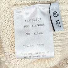 Lade das Bild in den Galerie-Viewer, FANNI LEMMERMAYER for ANATOMICA ファニレママイヤー アナトミカ V NECK CARDIGUN 2PLY ALPACA OFF WHITE DIAMOND アルパカカーディガン オフホワイト 15656
