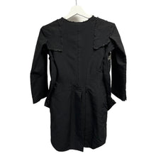 Lade das Bild in den Galerie-Viewer, COMME des GARCONS コムデギャルソン 13SS ポリエステル縮絨加工カットオフノーカラー再構築燕尾ジャケット GK-J037 XS ブラック 3470
