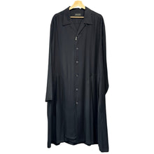 Lade das Bild in den Galerie-Viewer, S'YTE by yohji yamamoto サイト ヨウジヤマモト RAYON TWILL OPEN-COLLAR LONG SHIRT オープンカラーレーヨンロングシャツ UT-B09-200 ブラック 15813
