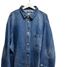 Lade das Bild in den Galerie-Viewer, CODA コーダ 24SS DESTORYED AGING OVERSIZED DENIM SHIRT デストロイ加工オーバーサイズデニムシャツ
