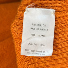 Lade das Bild in den Galerie-Viewer, FANNI LEMMERMAYER for ANATOMICA ファニレママイヤー アナトミカ 2PLY CARDIGAN アルパカカーディガン オレンジ 15651
