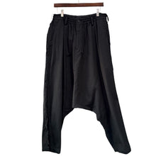 Lade das Bild in den Galerie-Viewer, S'YTE by yohji yamamoto サイト ヨウジヤマモト COTTON DRILL CUT-OUT SAROUEL PANTS サルエルパンツ UT-P05-011 3 ブラック 15816
