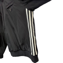 Load image into Gallery viewer, PRADA×adidas プラダ アディダス 22SS Re-Nylon Sweatshirt Vネックプルオーバー M ブラック 14745
