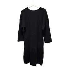 Lade das Bild in den Galerie-Viewer, DKNY DONNA KARAN NEW YORK ダナキャランニューヨーク 切替ウールニットワンピース
