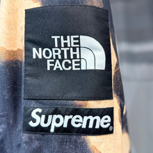画像をギャラリービューアに読み込む, Supreme×THE NORTH FACE シュプリーム ザノースフェイス 21AW Bleached Denim Print Mountain Jacket マウンテンパーカー ジャケット  NP52100I L ブラウン 15438
