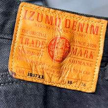 Lade das Bild in den Galerie-Viewer, IZUMO DENIM イズモデニム 1037XX テーパードデニムパンツ 33 ブラック 15705
