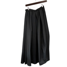 画像をギャラリービューアに読み込む, nagonstans ナゴンスタンス 23SS asymmetry elastic tack skirt タイプライターアシンメトリーゴムタックスカート 470GS931-0970 M ブラック 14536
