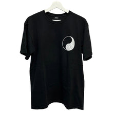 Load image into Gallery viewer, STUSSY×OUR LEGACY ステューシー アワーレガシー YIN YANG PIG DYED TEE プリントTシャツ ブラック サイズM
