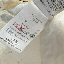 将图片加载到图库查看器，Laula ラウラ リネンレーヨンバックボタンカットワークワンピース LS11-DR1 F ホワイト 15607
