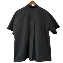 画像をギャラリービューアに読み込む, nagonstans ナゴンスタンス 23SS asymmetry half sleeves shirt アシンメトリー半袖シャツ 470GS530-0920 M ブラック R14637
