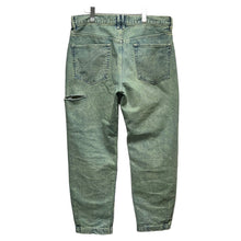 Lade das Bild in den Galerie-Viewer, TANAKA タナカ THE SKATE JEAN TROUSERS クラッシュ加工ワイドテーパードデニムパンツ ST-134 BLEACH GREEN
