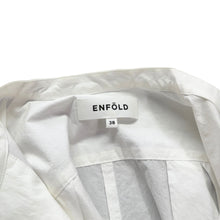 Load image into Gallery viewer, ENFOLD エンフォルド 22AW WashedタイプライターHEXAGON SHIRT バンドカラーシャツ 300FA230-1850 38 ホワイト 14799

