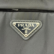 Load image into Gallery viewer, PRADA×adidas プラダ アディダス 22SS Re-Nylon Sweatshirt Vネックプルオーバー M ブラック 14745
