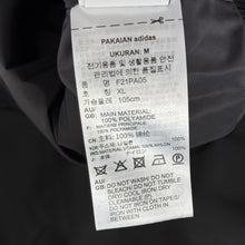 Load image into Gallery viewer, PRADA×adidas プラダ アディダス 22SS Re-Nylon Sweatshirt Vネックプルオーバー M ブラック 14745
