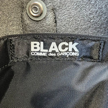 Lade das Bild in den Galerie-Viewer, BLACK COMME des GARCONS ブラックコムデギャルソン 15AW エナメルミニハンドバッグ
