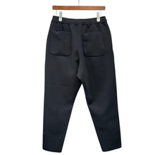 Lade das Bild in den Galerie-Viewer, CFCL シーエフシーエル MILAN TAPERED PANTS ニットテーパードパンツ CF008KF107 3 ブラック 15305
