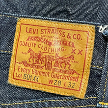 Lade das Bild in den Galerie-Viewer, Levi’s Vintage Clothing リーバイスヴィンテージクロージング 1947モデル 501XX デニムパンツ 47501-0201
