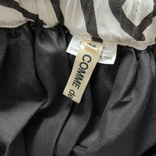 Load image into Gallery viewer, COMME des GARCONS コムデギャルソン 21AW 裾多重レタリングプリントスカート GH-S017

