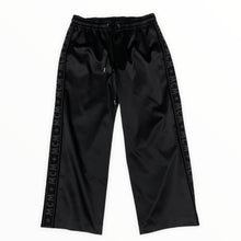 画像をギャラリービューアに読み込む, MCM Logo Tape Satin Track Pant
