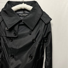 Lade das Bild in den Galerie-Viewer, JUNYA WATANABE ジュンヤワタナベ 05AW WINDSTOPPER ショート丈トレンチコート JP-C003
