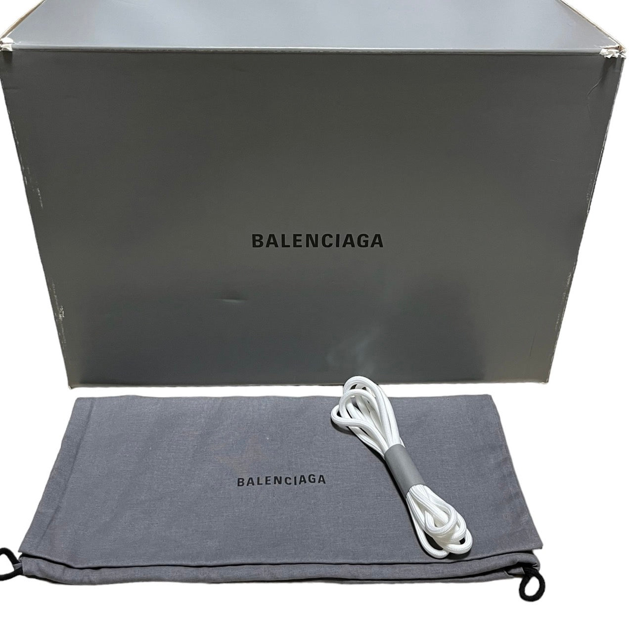 Lade das Bild in den Galerie-Viewer, BALENCIAGA バレンシアガ Triple S トリプルエス ロゴスニーカー 541624