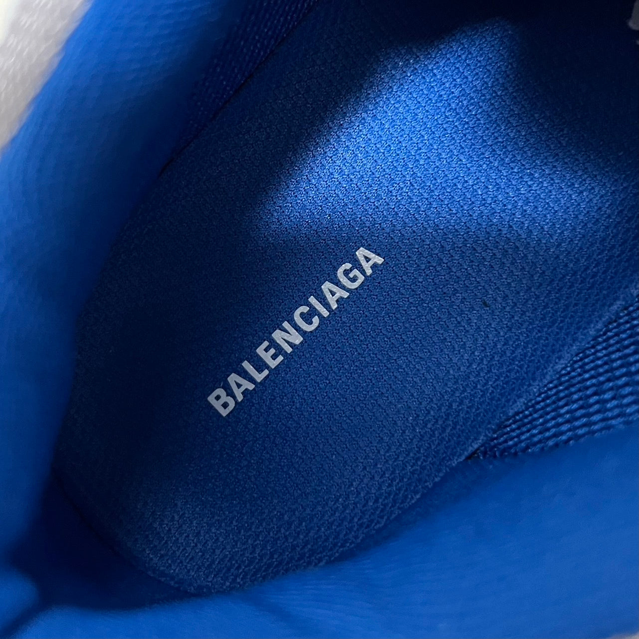 Lade das Bild in den Galerie-Viewer, BALENCIAGA バレンシアガ Triple S トリプルエス ロゴスニーカー 541624