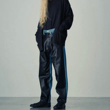 Load image into Gallery viewer, stein シュタイン 23SS LEATHER COMBINATION VINTAGE DENIM JEANS レザー切替デニムパンツ ST516
