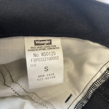 画像をギャラリービューアに読み込む, WRANGLER WRANCHER DRESS JEANS by F/CE.
